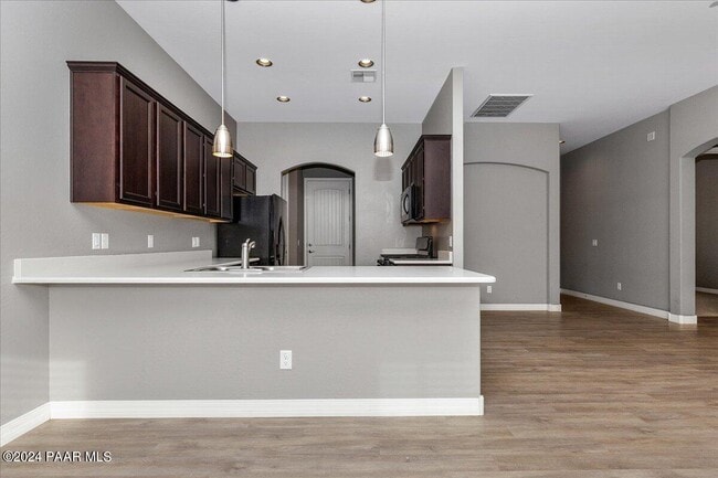 Building Photo - 6227 E Bower Ln