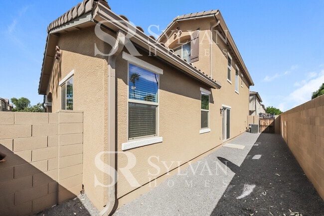 Photo - This home exudes a cheerful and welcoming charm!