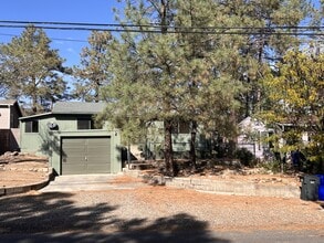 Building Photo - 1020 Heap Ave
