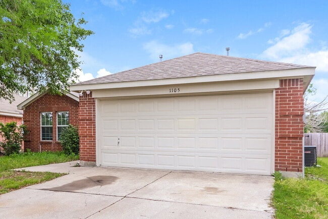 Building Photo - 1105 Alexandria Dr