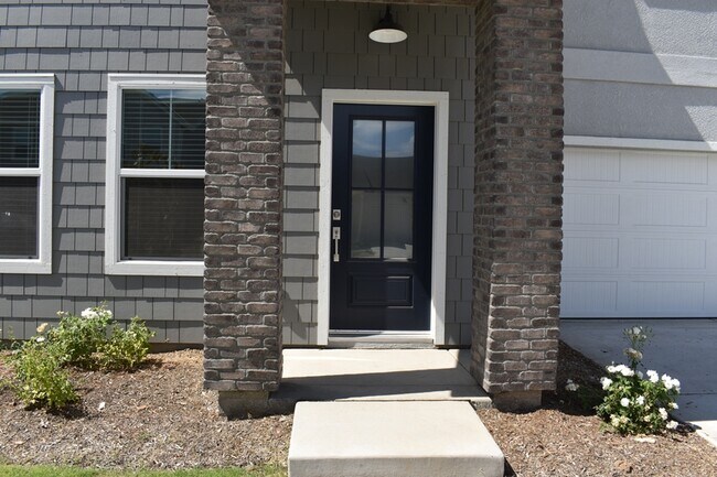 Building Photo - 7086 E Simpson Ave