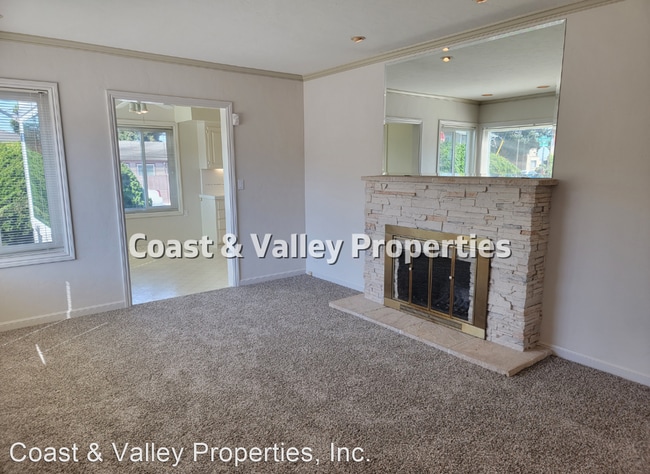 Building Photo - 3 br, 2 bath House - 401 Ramona Ave.