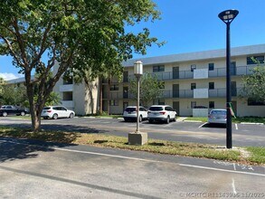 Building Photo - 2420 Deer Creek Country Club Blvd