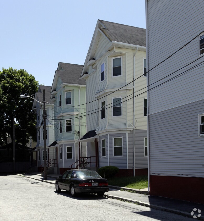 Edificio - 344-356 Thurbers Ave