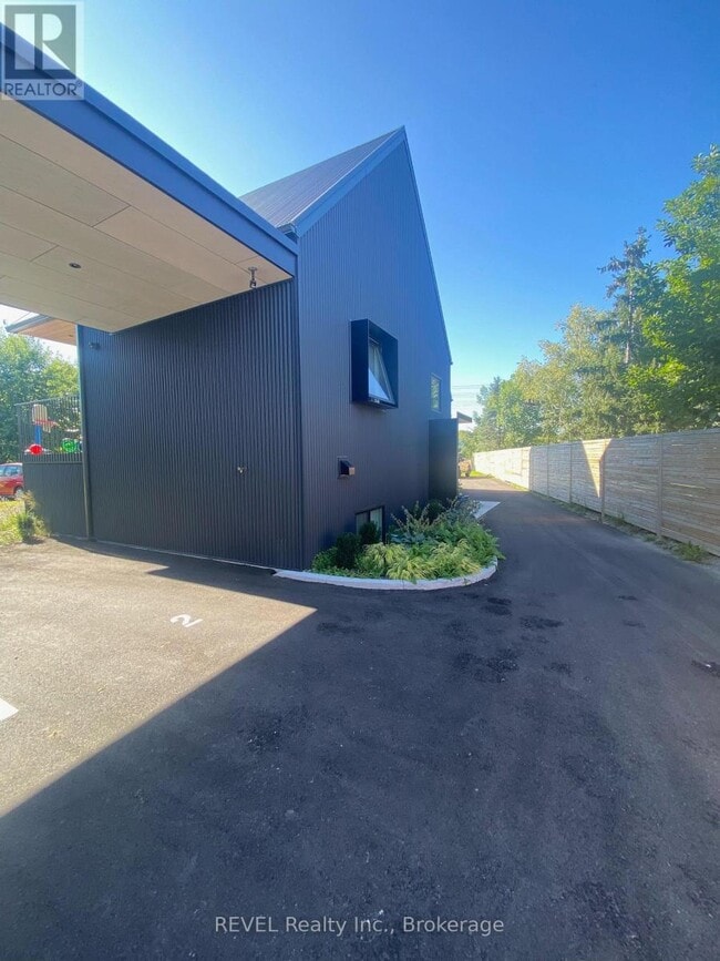 Building Photo - 5361 Valley Way