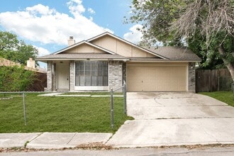 Building Photo - 5531 Ivanhoe St