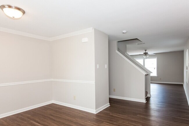 Foto del edificio - 1401 Matthew Allen Cir
