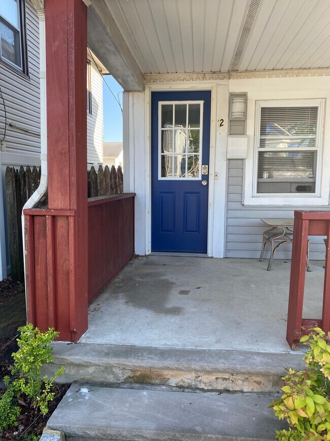 Building Photo - 606 12th Ave