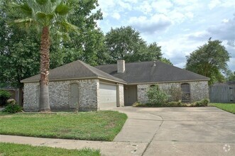 Building Photo - 21623 Park York Dr