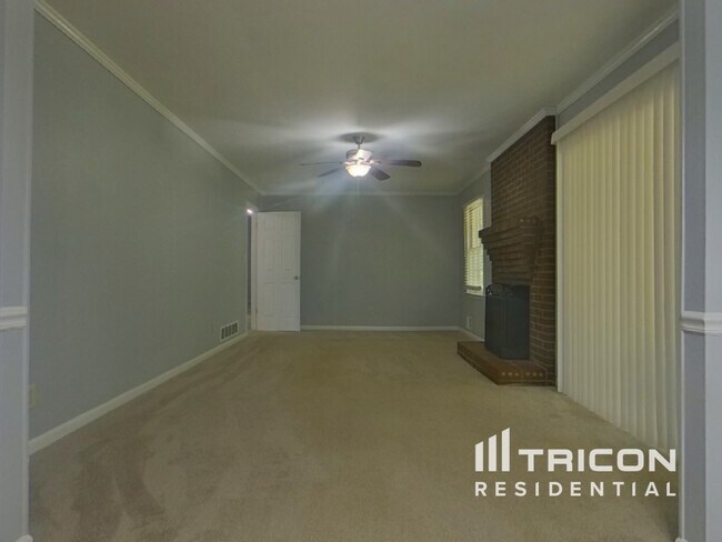Foto del edificio - 490 Rocky Creek Dr