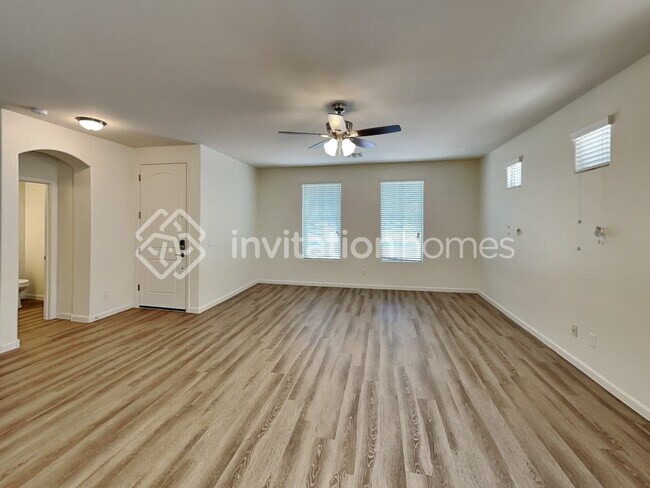 Building Photo - 1449 S Colt Dr