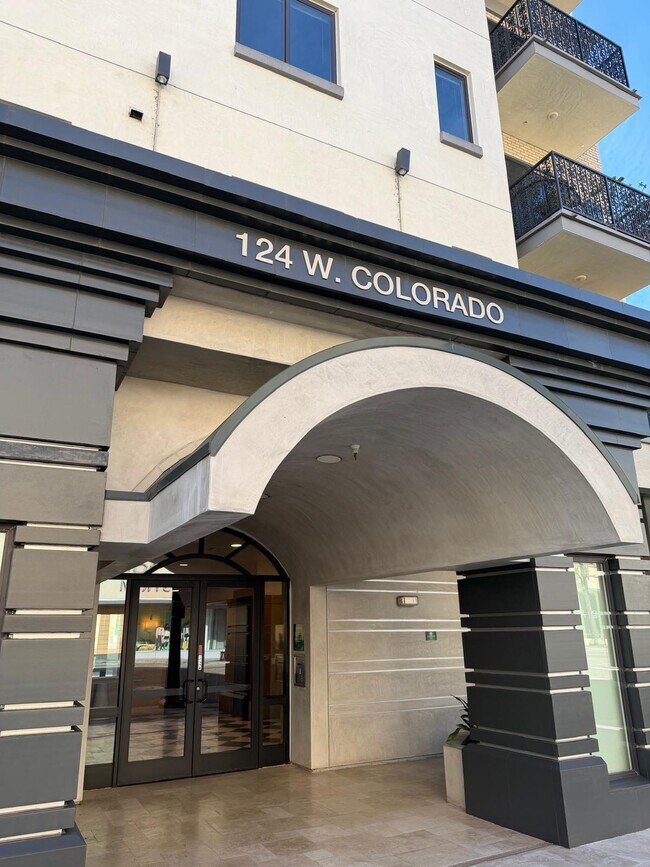 Foto del edificio - 124 W Colorado St