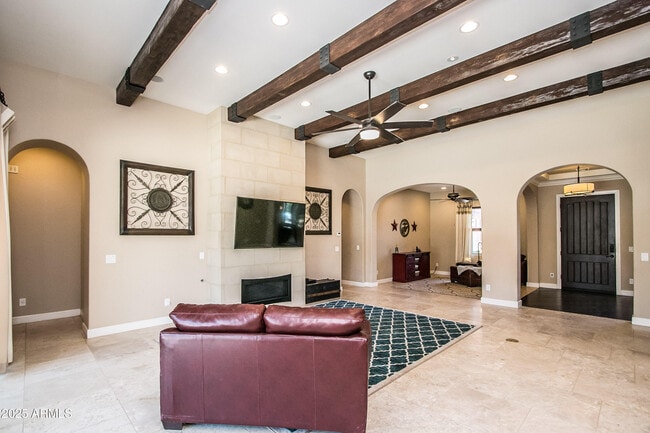 Building Photo - 3009 E Valencia Dr