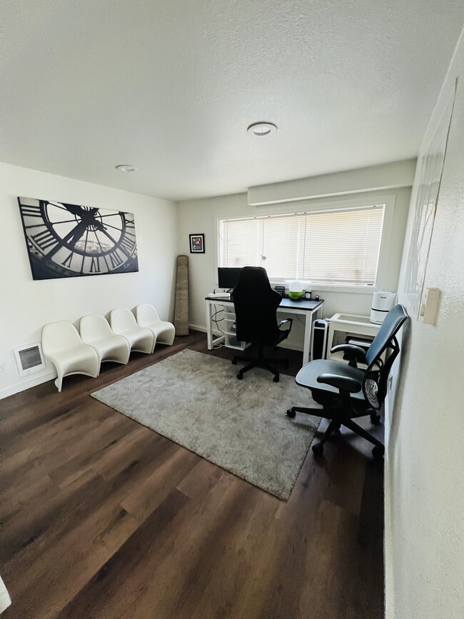 Foto del edificio - 11806 Glendale Way S