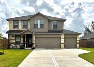 Building Photo - 359 Twin Lakes Blvd W