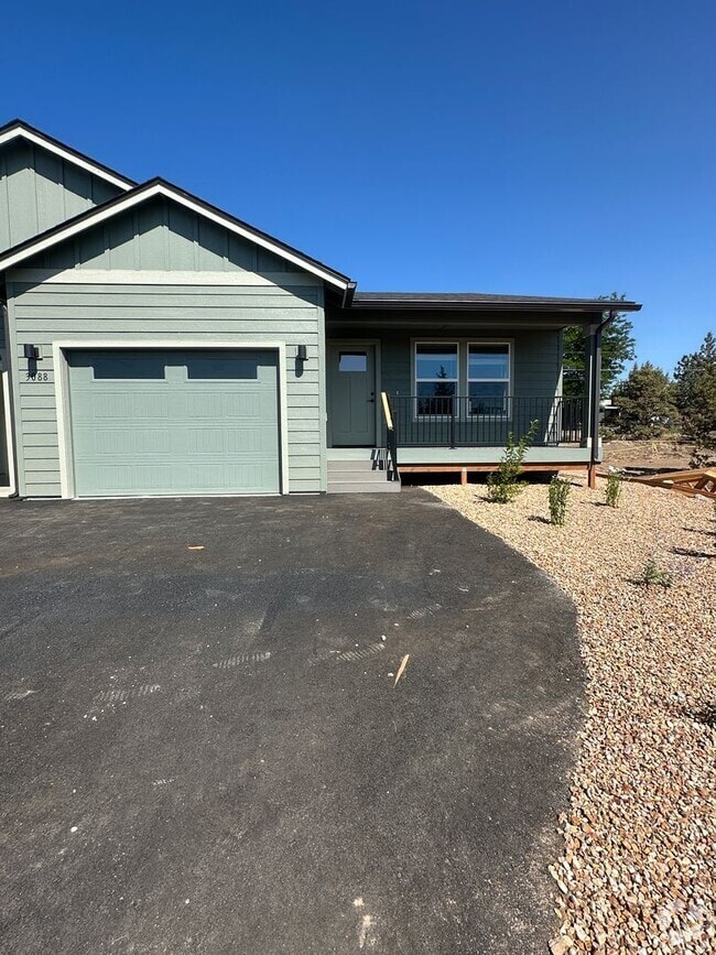 Building Photo - 3088-3088 SW 46th St