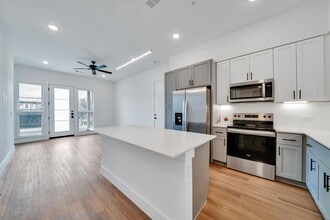 Building Photo - 1601 Mustang Dr