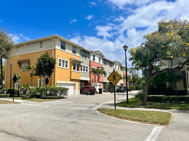 Building Photo - 690  Pacific Grove Drive 4 West Palm Beach...