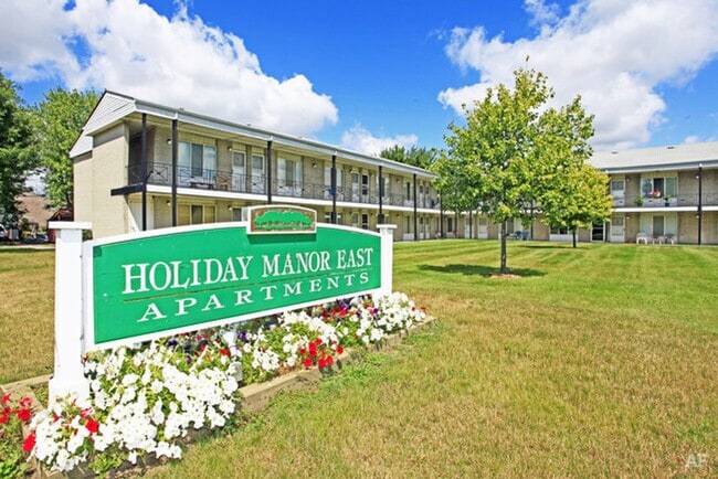 Interior Photo - Holiday Manor East