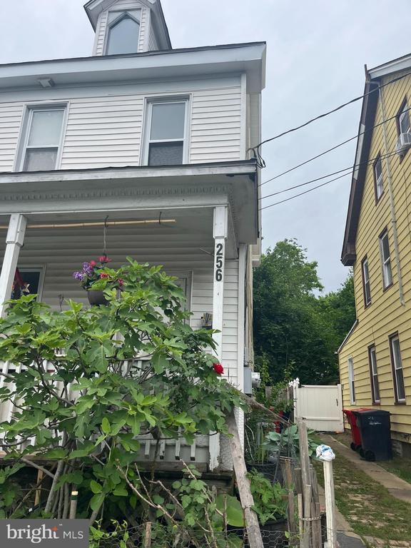 Foto principal - 256 Walnut St