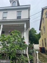 Building Photo - 256 Walnut St
