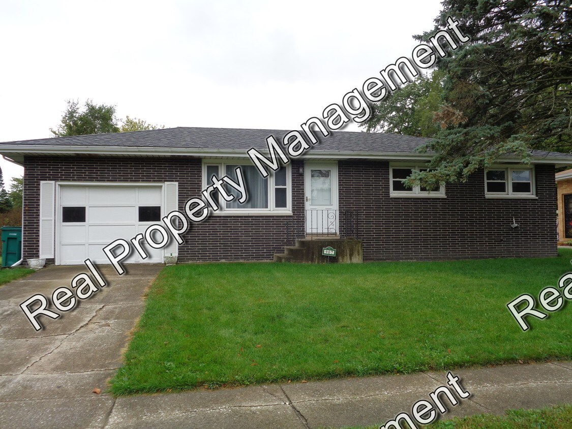 Primary Photo - 907 E 52nd Ave