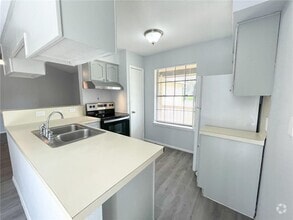 Building Photo - 12407 Tree Line Dr