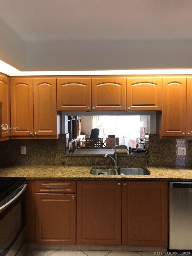 Foto del edificio - 901 SW 128th Ave