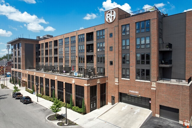Building Photo - River House