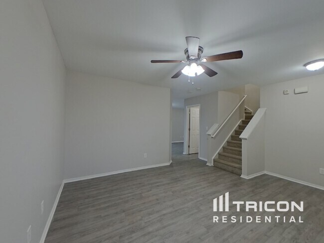 Foto del edificio - 5301 Valcourt Rd