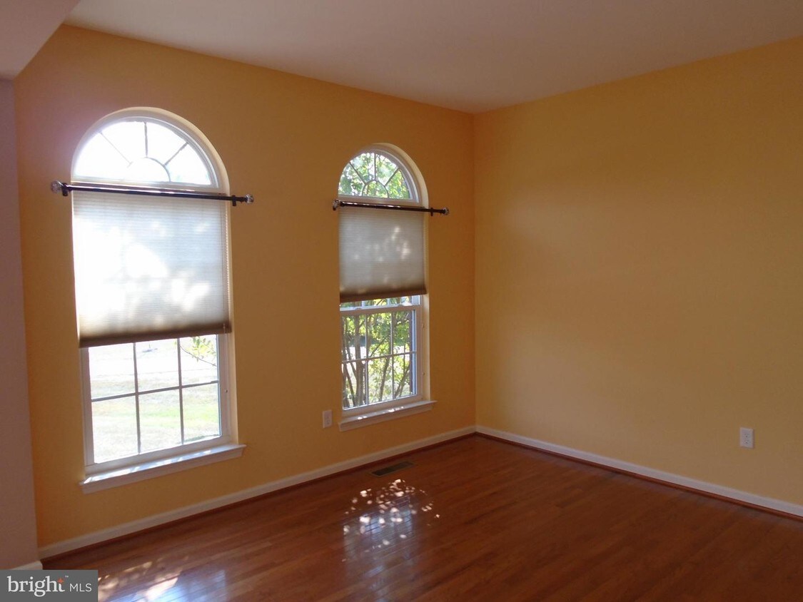 Foto principal - 7531 Talbots Woods Ct