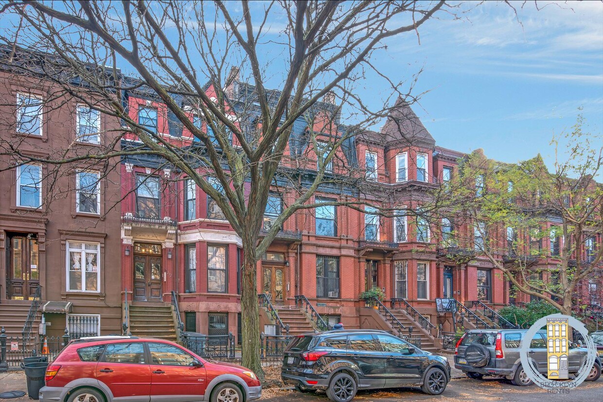 Primary Photo - 212 Hancock St