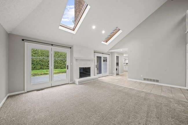 Building Photo - 1094 Farrington Dr