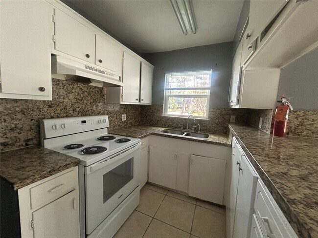 Foto del edificio - 6702 Biggs Ct