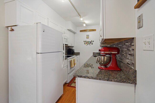 Building Photo - 4803 Wellington Dr