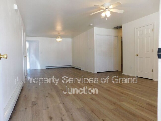 Building Photo - 426 Pendleton St