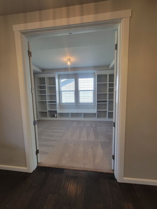 Foto del edificio - Elegant 4 Bedroom Home In Auburn