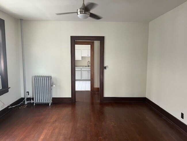 Foto del edificio - Beautifully Restored 3 BR, 1.5 BR Pre-War ...