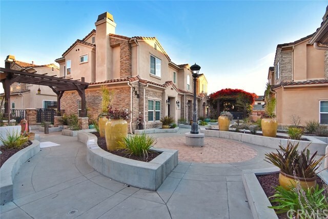 Building Photo - 768 S Stoneman Ave