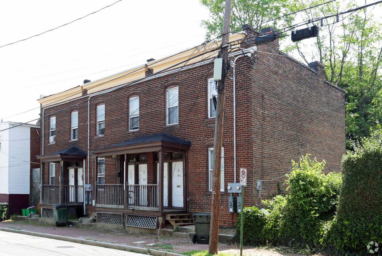Primary Photo - 913-917 Bowe St