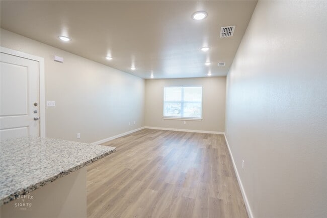 Building Photo - 2626 Baron Ave