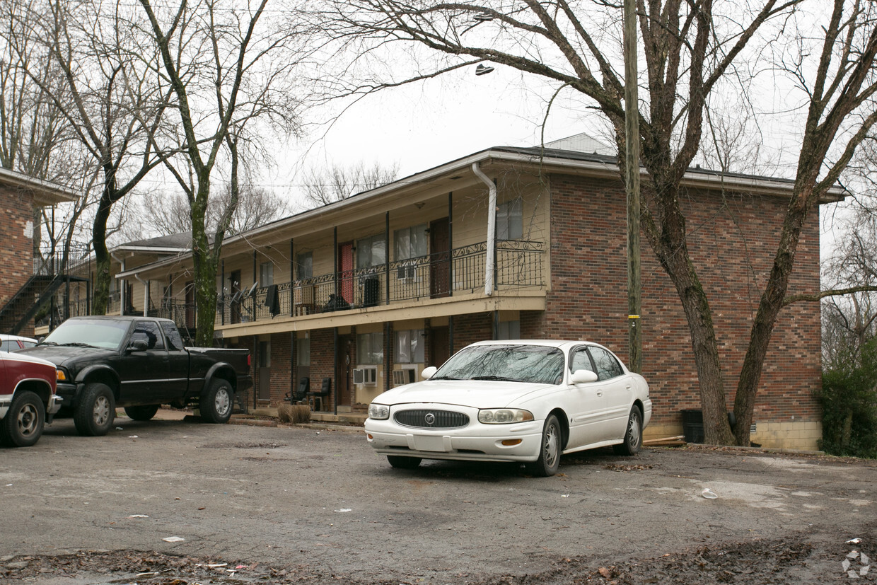 Foto principal - Donelson Hills Apartments