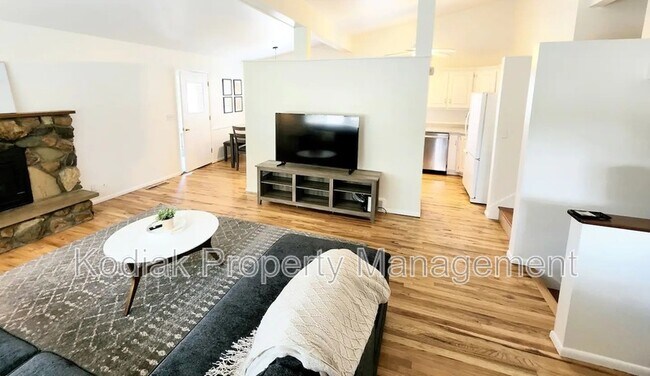 Building Photo - 2193 E 7075 S