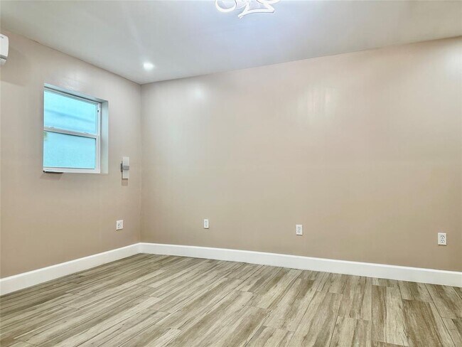 Foto del edificio - 1650 SW 117th Ave