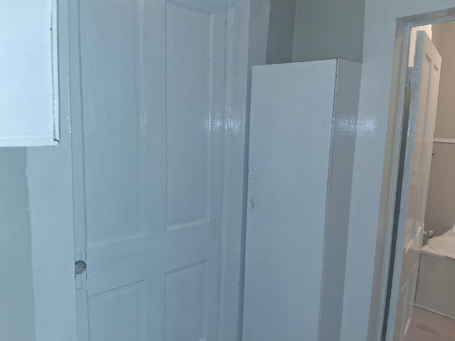 Building Photo - 1903 Shirland Ave