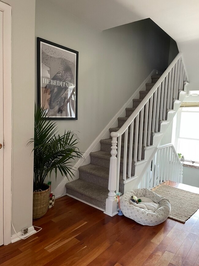 Building Photo - 81 Queen St