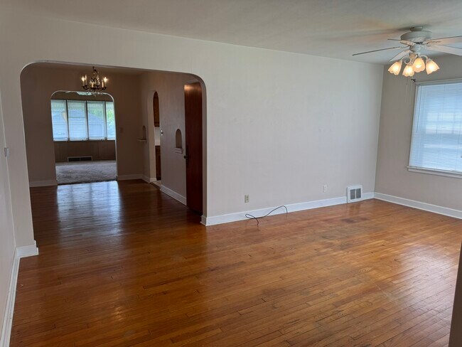 Foto del edificio - 2711 E Locust St
