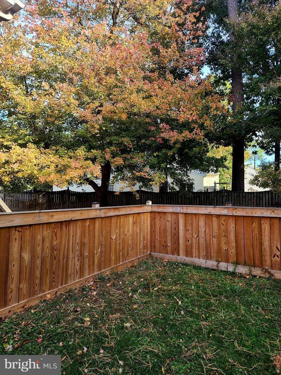 Building Photo - 318 Hanna Ct