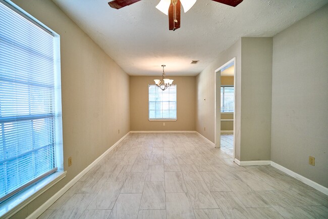 Building Photo - 2314 Pebbledowne Cir