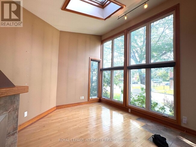 Building Photo - 1222 Dorchester Ave